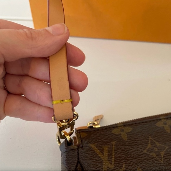 Louis Vuitton Pochette Monogram Purse - Picture 6 of 15